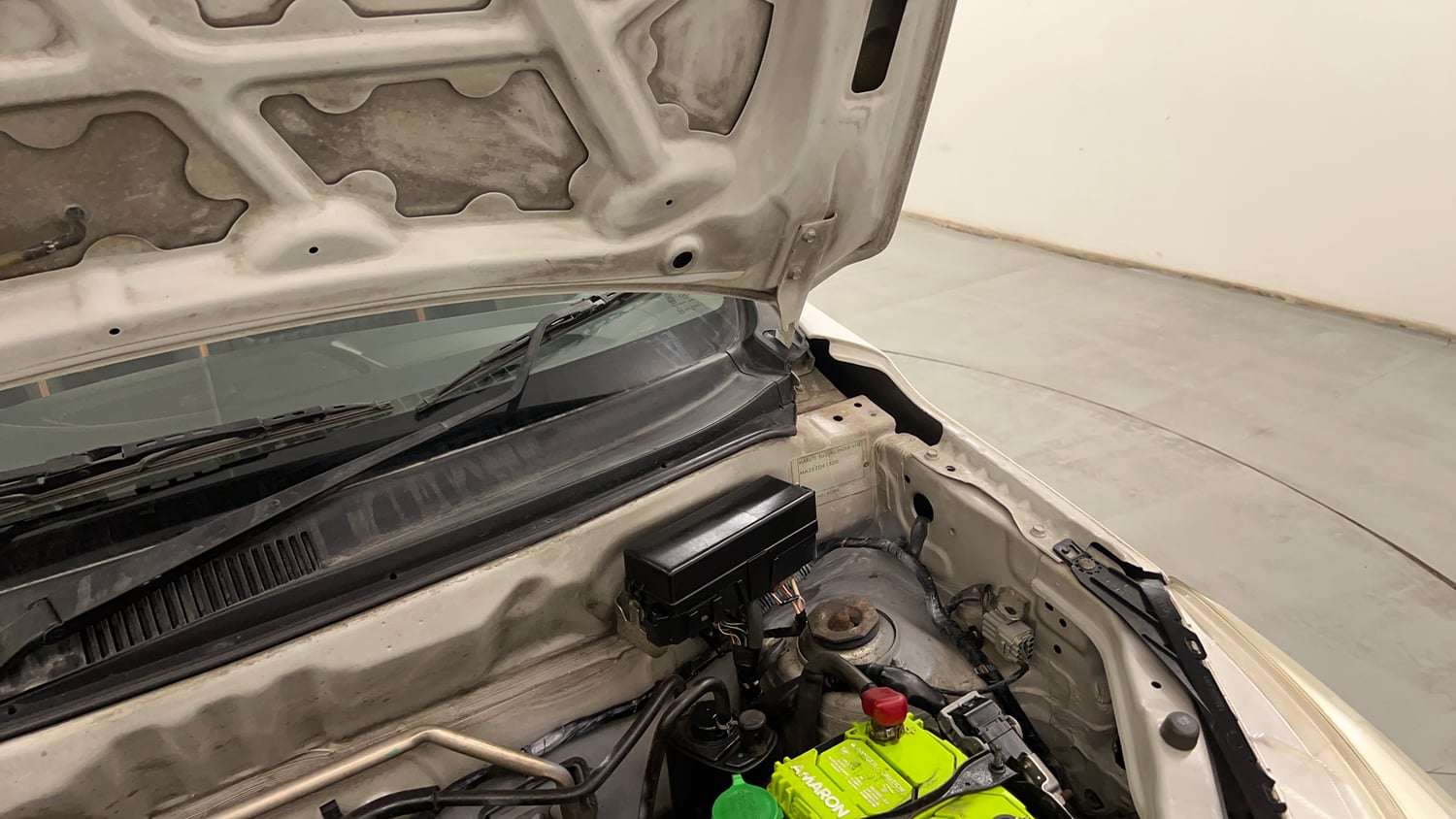 Used 2016 Maruti Suzuki Alto K10 VXi Petrol Manual engine ENGINE LEFT SIDE HINGE & APRON VIEW