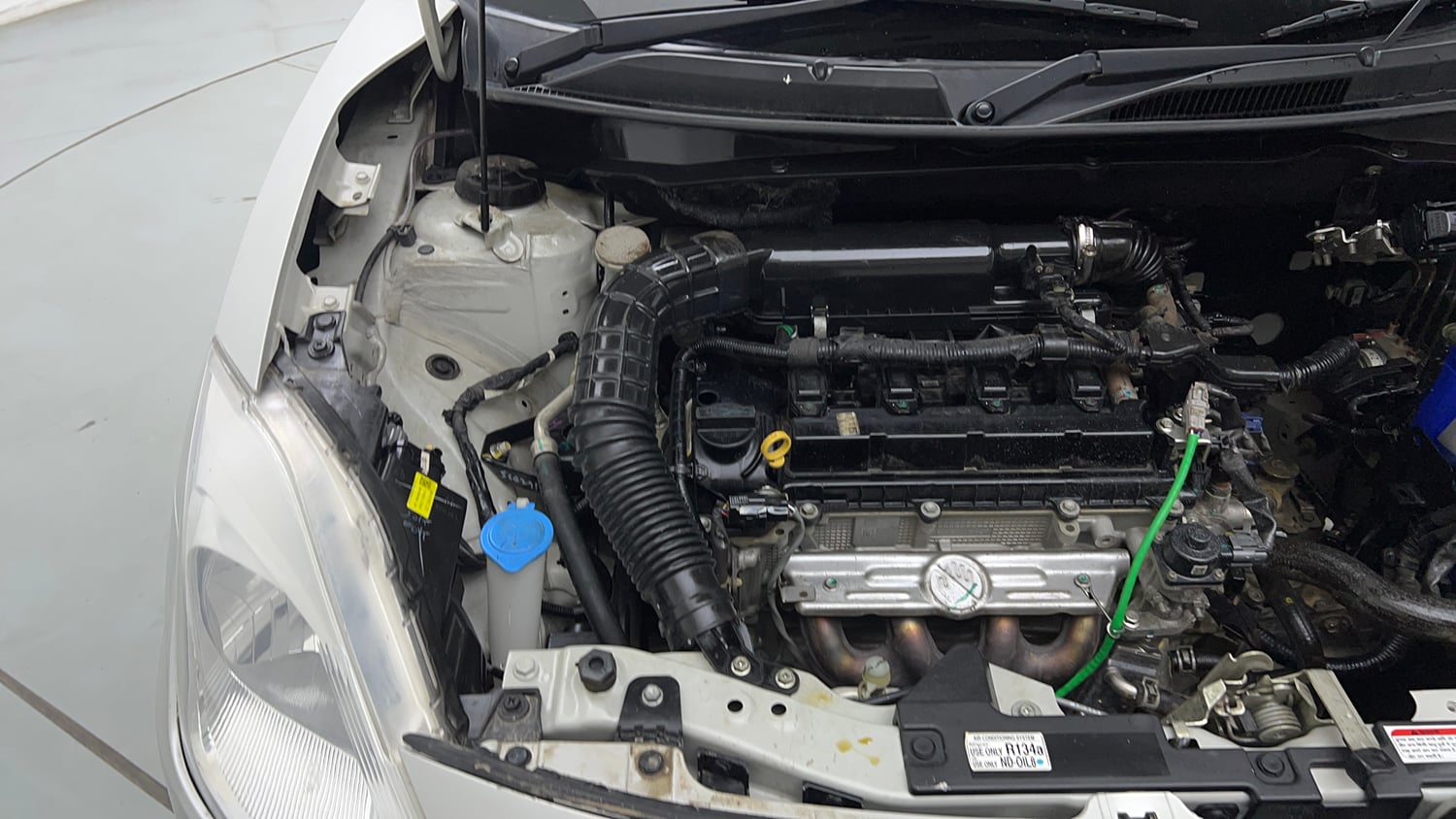 Used 2023 Maruti Suzuki Swift VXi Petrol Manual engine ENGINE RIGHT SIDE VIEW