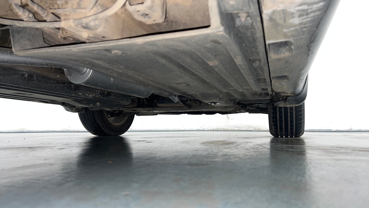 Used 2022 maruti-suzuki Vitara Brezza ZXi Petrol Manual extra REAR RIGHT UNDERBODY VIEW