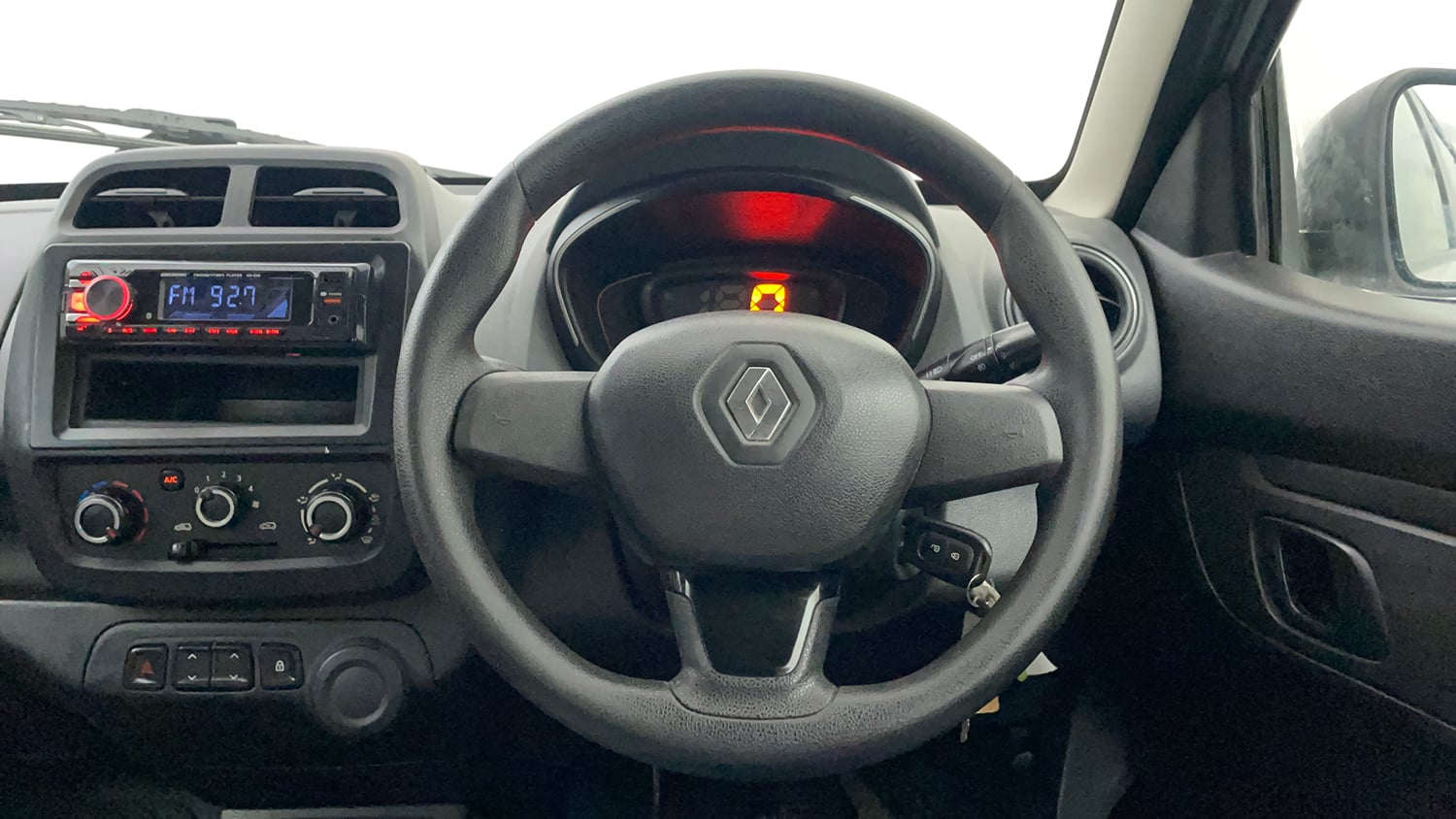 Used 2017 Renault Kwid RXT Petrol Manual interior STEERING VIEW