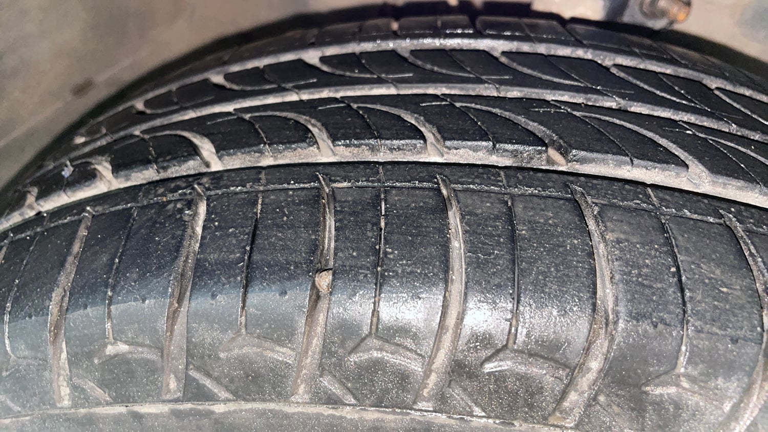 Used 2013 Honda Amaze 1.5 S i-DTEC Diesel Manual tyres RIGHT FRONT TYRE TREAD VIEW