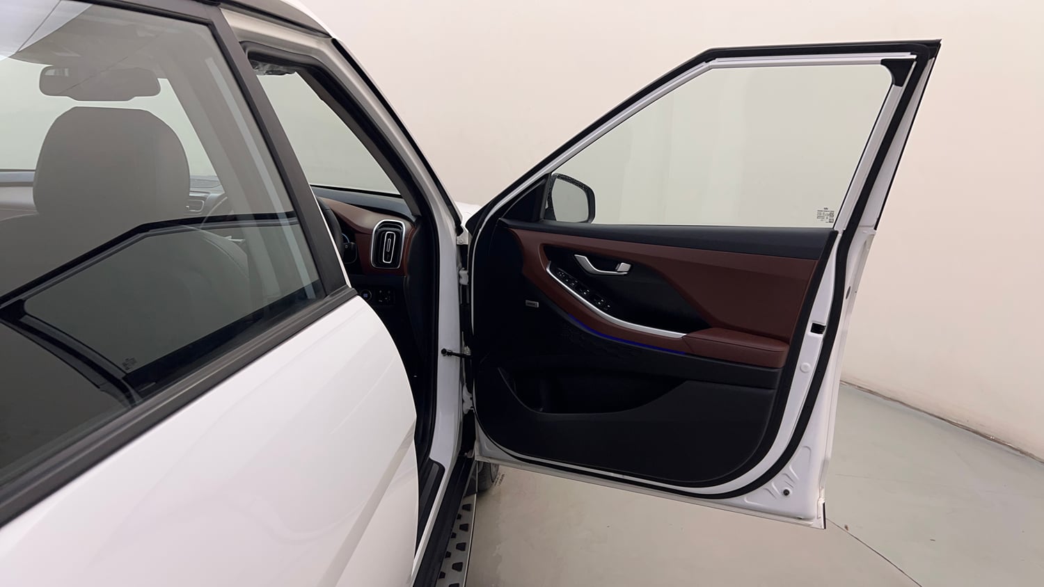 Used 2022 Hyundai Alcazar Signature (O) 6 STR 1.5 Diesel AT Diesel Automatic interior RIGHT FRONT DOOR OPEN VIEW