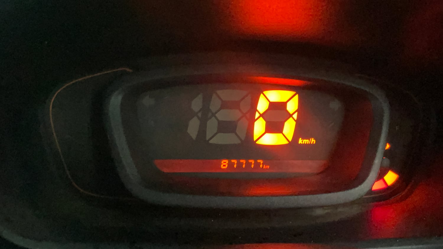 Used 2018 Renault Kwid 1.0 RXT Petrol Manual interior CLUSTERMETER VIEW
