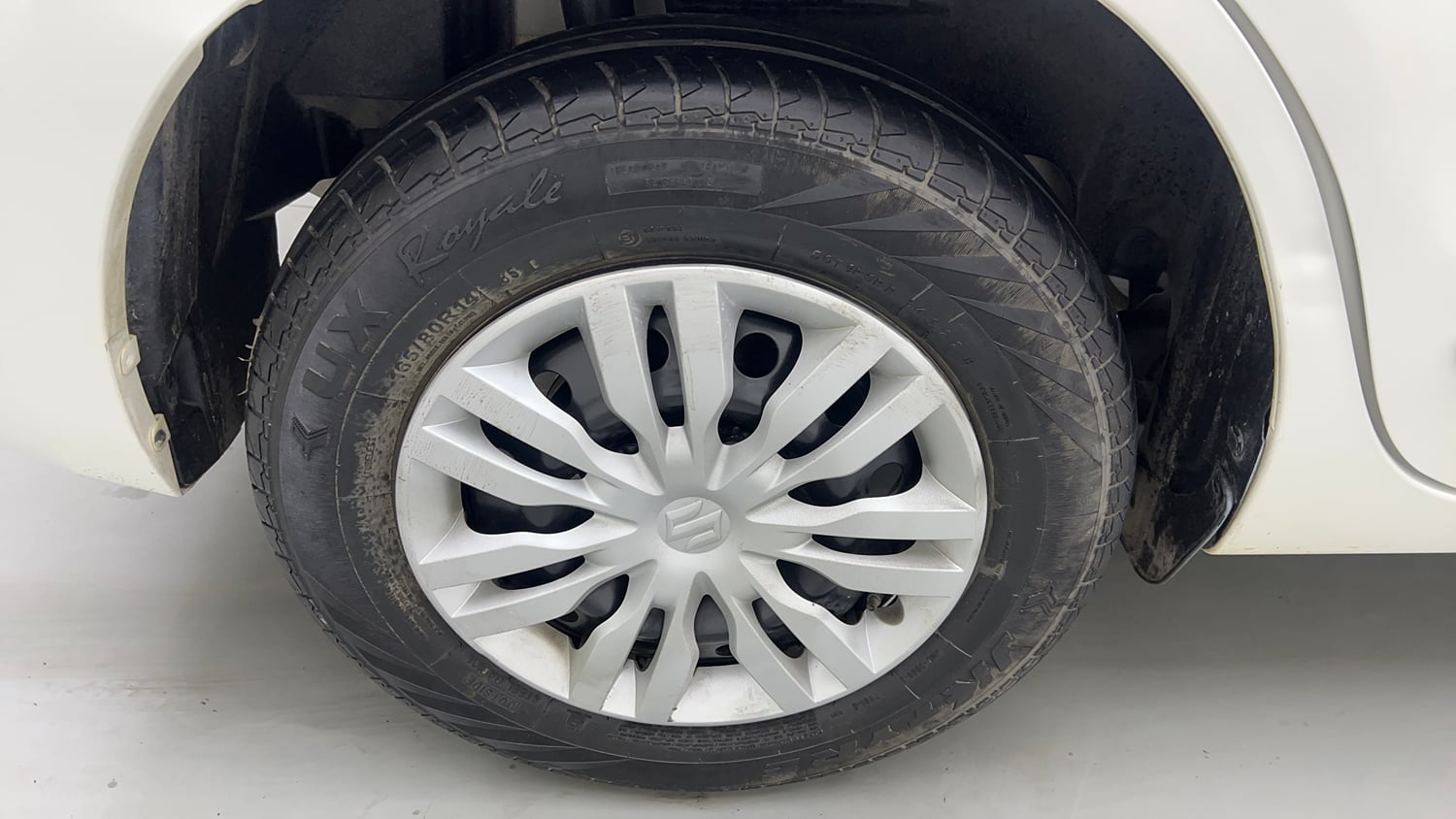 Used 2023 Maruti Suzuki Dzire VXi Petrol Manual tyres RIGHT REAR TYRE RIM VIEW