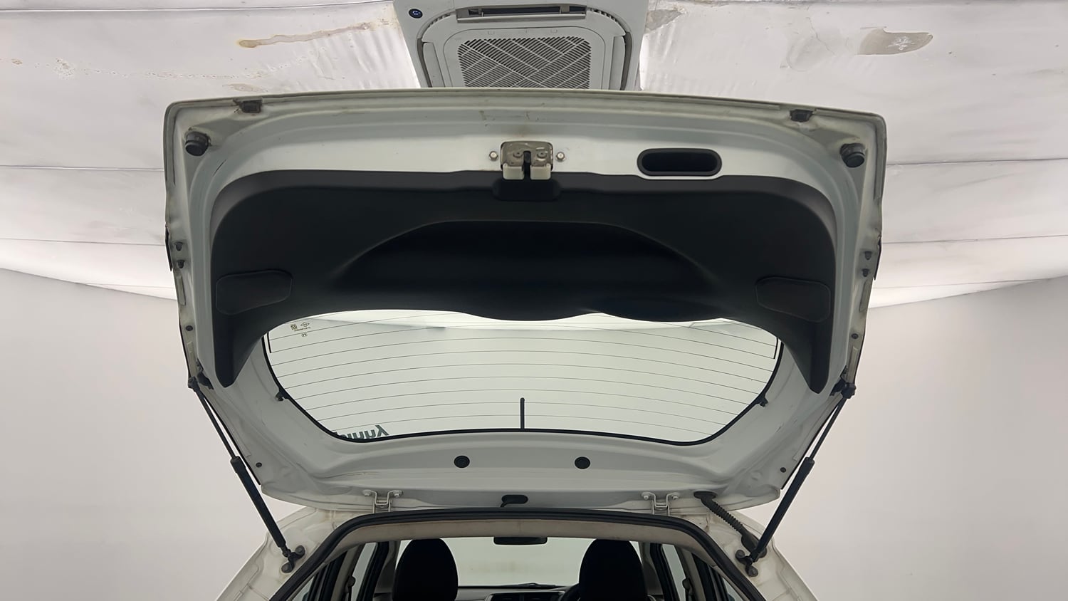 Used 2018 Honda WR-V VX MT Petrol Petrol Manual interior DICKY DOOR OPEN VIEW