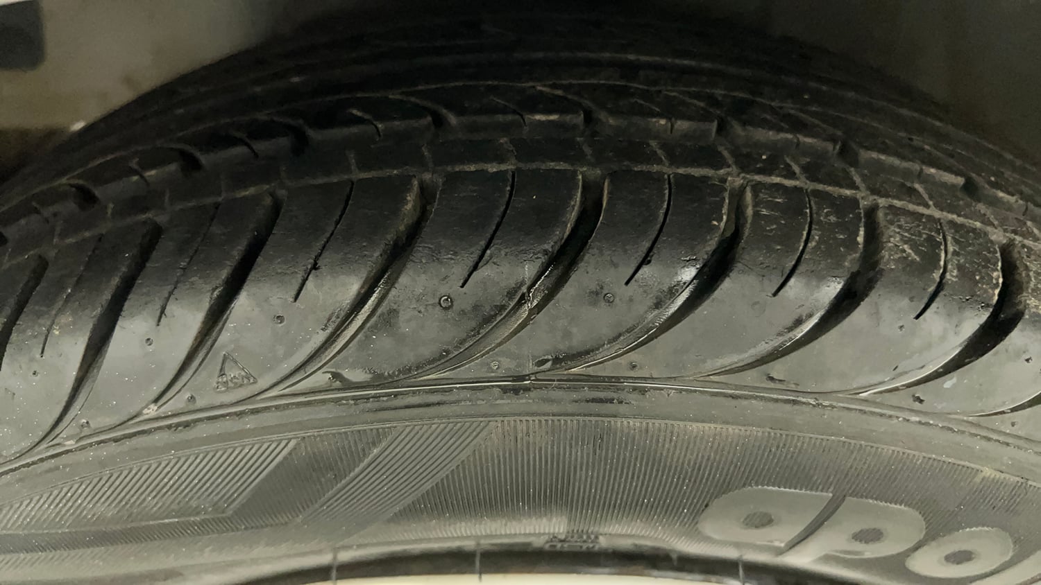 Used 2017 Hyundai Eon Magna + Petrol Manual tyres LEFT FRONT TYRE TREAD VIEW