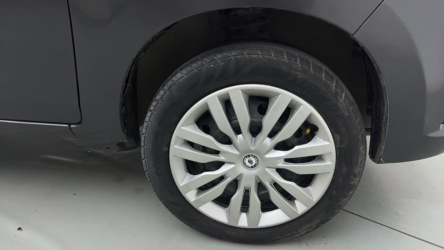 Used 2017 Maruti Suzuki Alto K10 VXi Petrol Manual tyres RIGHT FRONT TYRE RIM VIEW