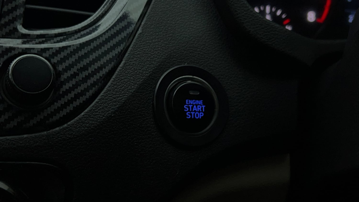 Used 2018 Hyundai Verna SX (O) 1.6 VTVT AT Petrol Automatic top_features Keyless start