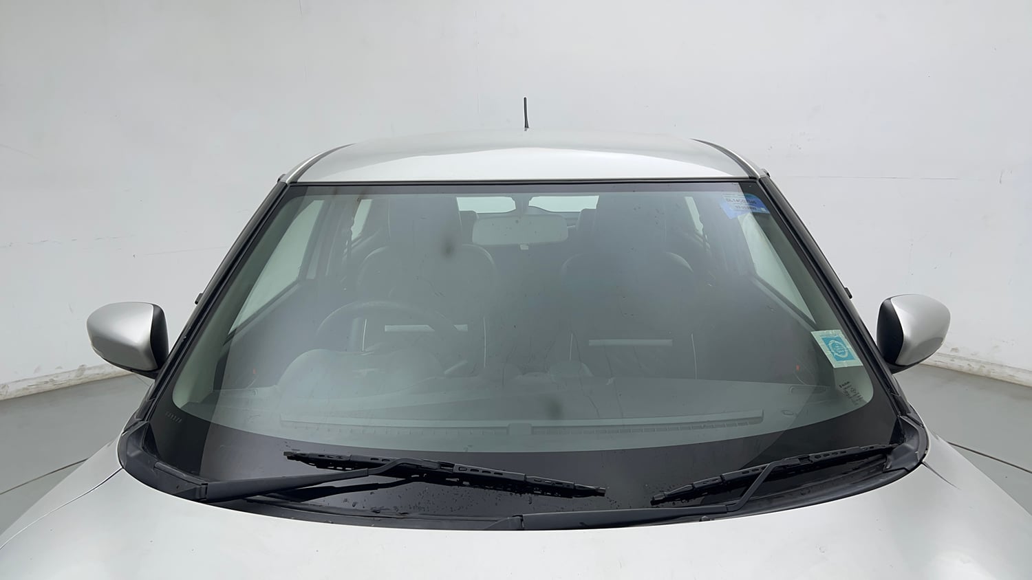 Used 2023 Maruti Suzuki Swift VXi Petrol Manual exterior FRONT WINDSHIELD VIEW
