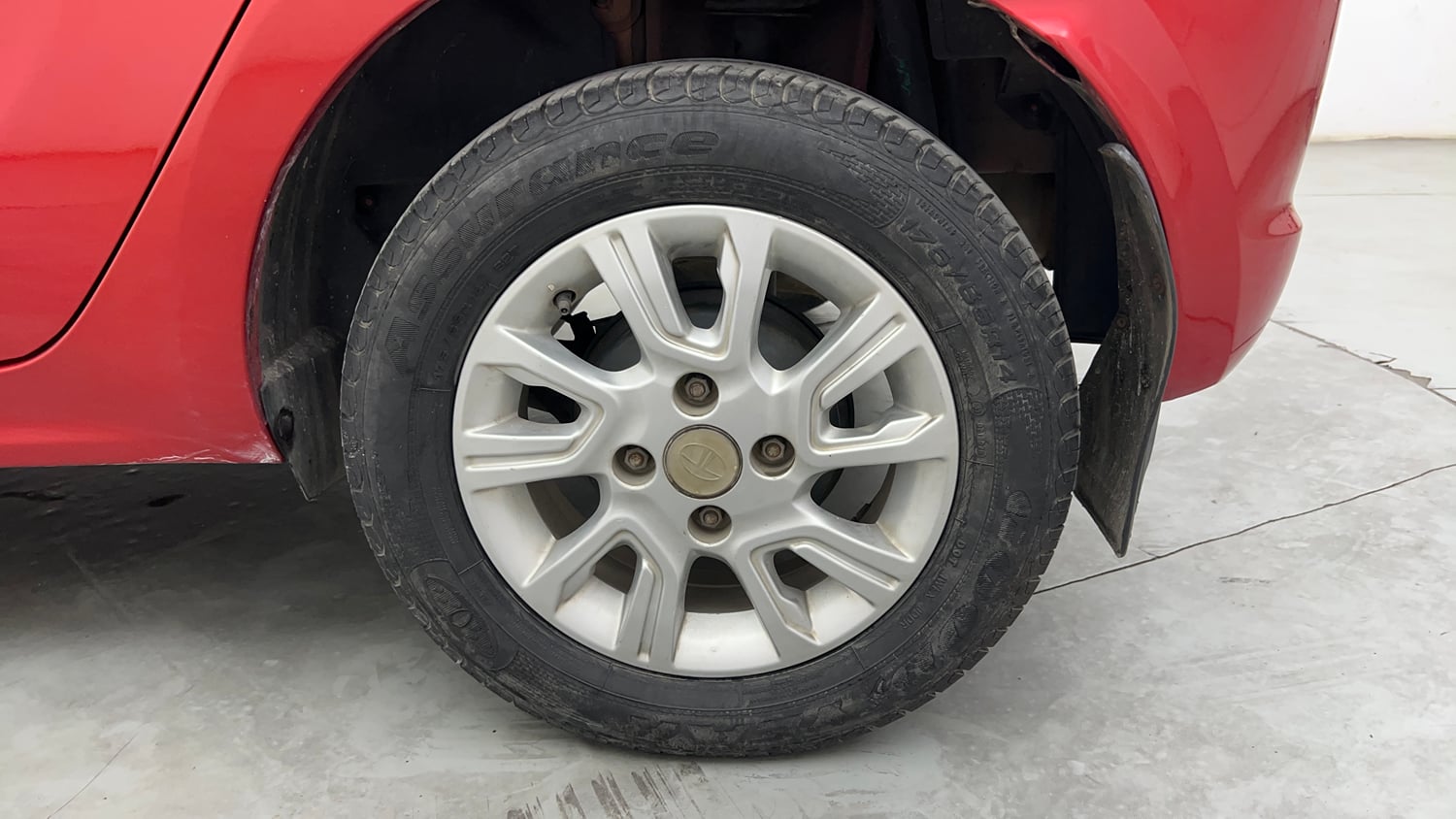 Used 2018 Tata Tiago Revotron XZ Petrol Manual tyres LEFT REAR TYRE RIM VIEW
