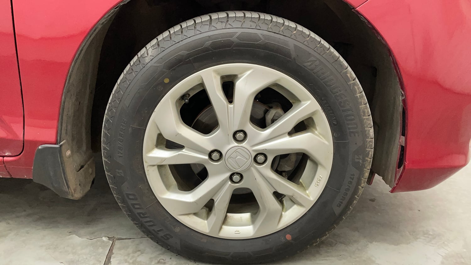 Used 2018 Honda Amaze 1.2 VX MT Petrol Petrol Manual tyres RIGHT FRONT TYRE RIM VIEW