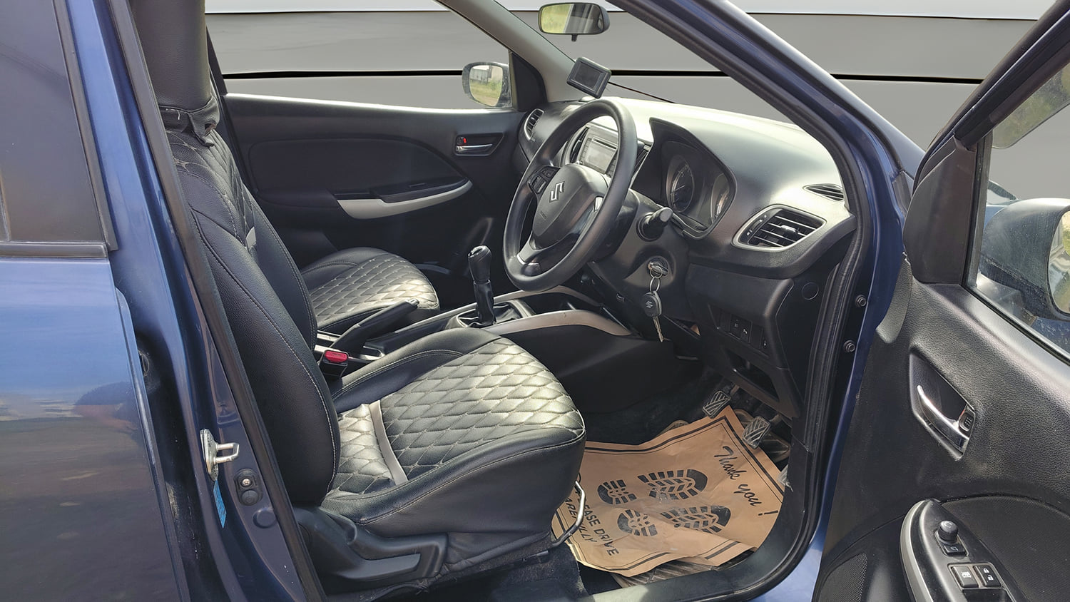 Used 2018 Maruti Suzuki Baleno Delta 1.2 Petrol Manual interior RIGHT SIDE FRONT DOOR CABIN VIEW