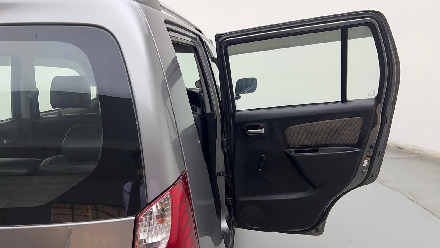 Used 2013 Maruti Suzuki Wagon R LXI CNG Cng Manual interior RIGHT REAR DOOR OPEN VIEW