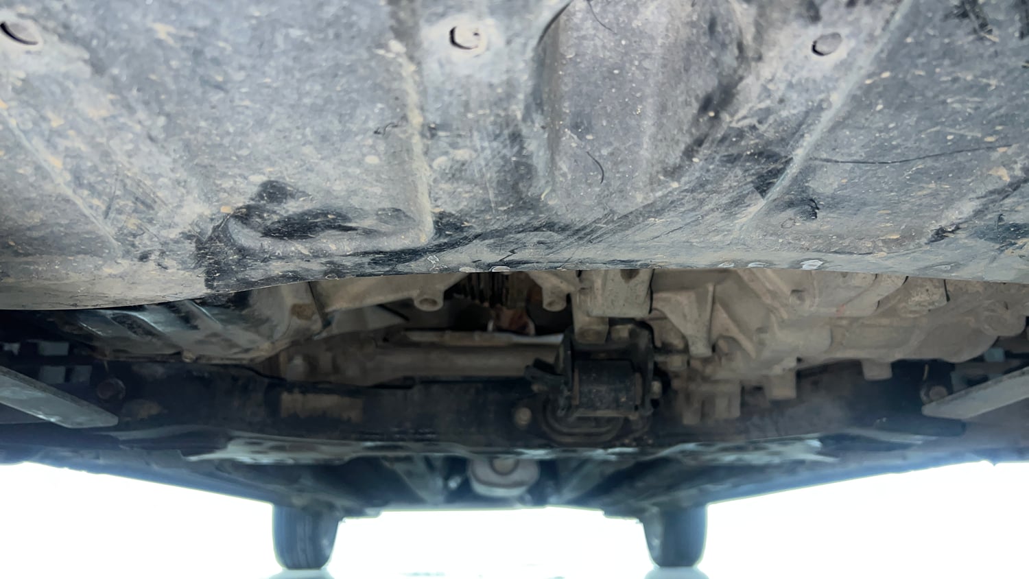 Used 2018 Hyundai Verna EX 1.6 VTVT AT Petrol Automatic extra FRONT LEFT UNDERBODY VIEW