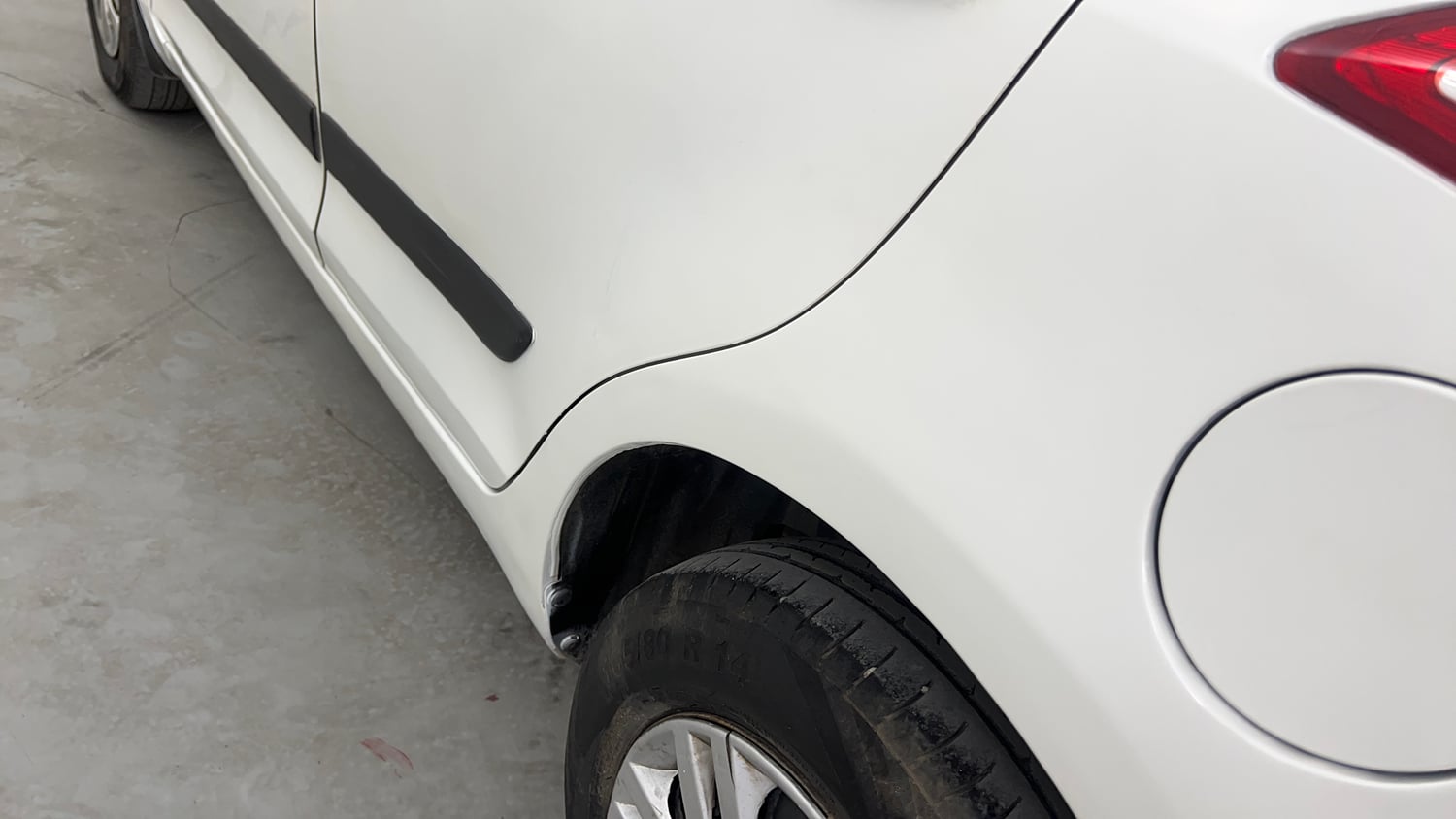 Used 2013 Maruti Suzuki Swift VDi Diesel Manual dents MINOR SCRATCH
