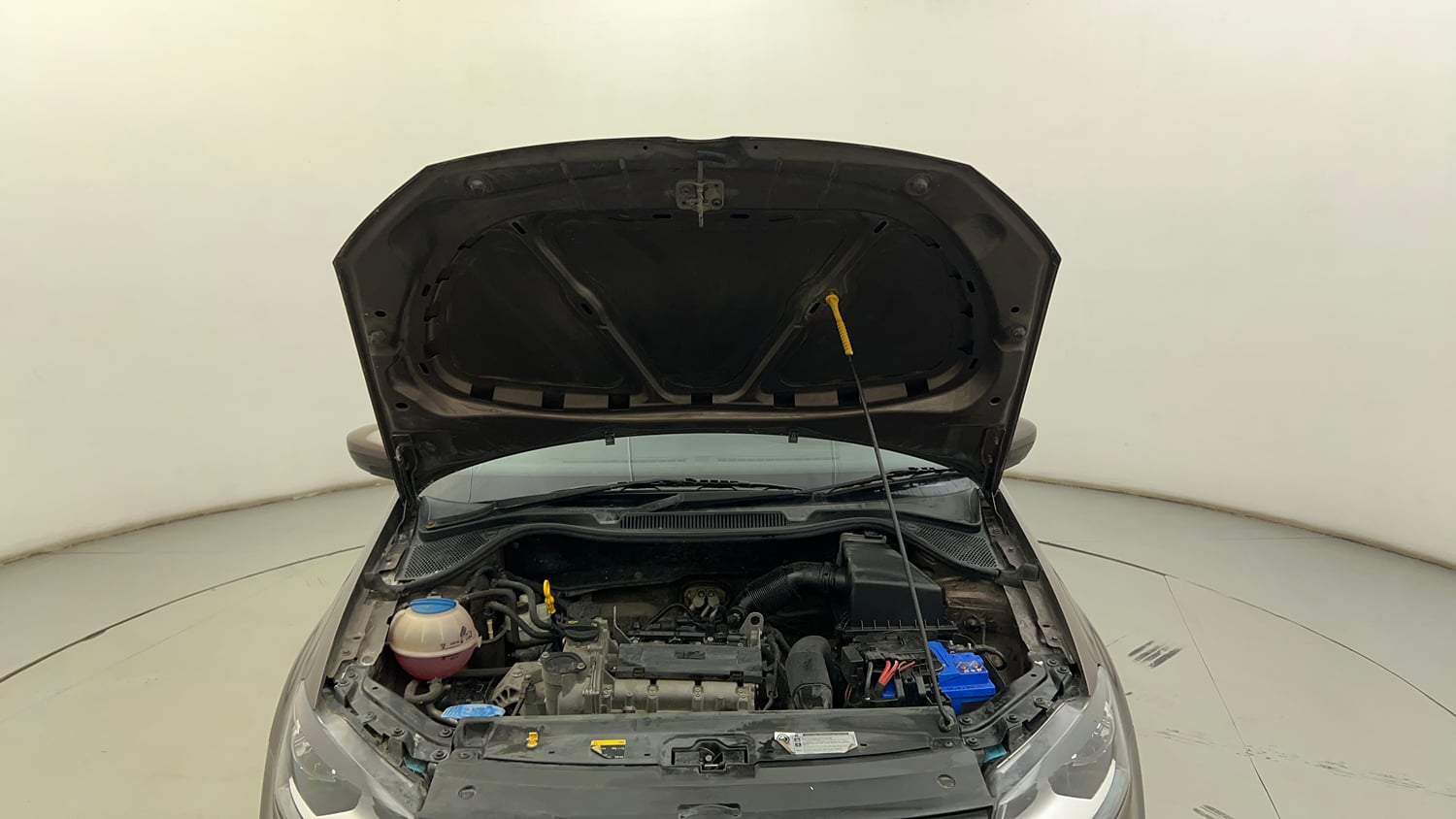 Used 2016 Volkswagen Polo Comfortline 1.2L (P) Petrol Manual engine ENGINE & BONNET OPEN FRONT VIEW