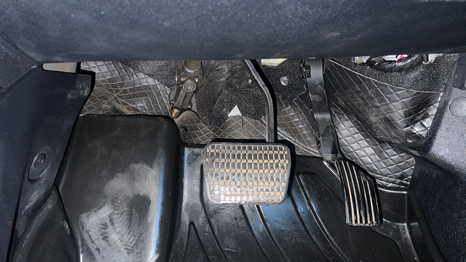 Used 2024 Tata Nexon Fearless Plus 1.2 Revotron Petrol 7DCA DT Petrol Automatic interior PEDALS VIEW
