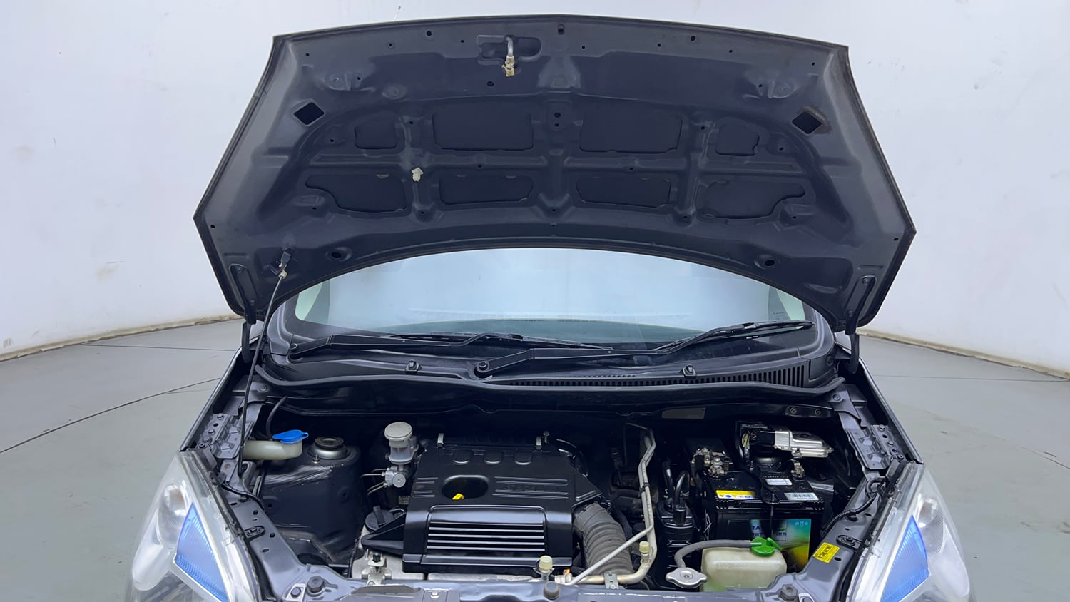 Used 2018 Maruti Suzuki Wagon R 1.0 VXI AMT Petrol Automatic engine ENGINE & BONNET OPEN FRONT VIEW