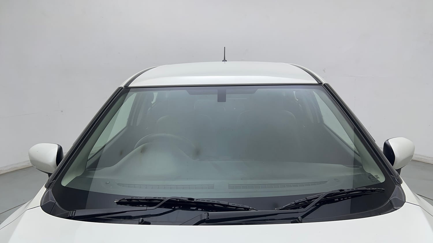 Used 2020 Maruti Suzuki Baleno Zeta Petrol Manual exterior FRONT WINDSHIELD VIEW