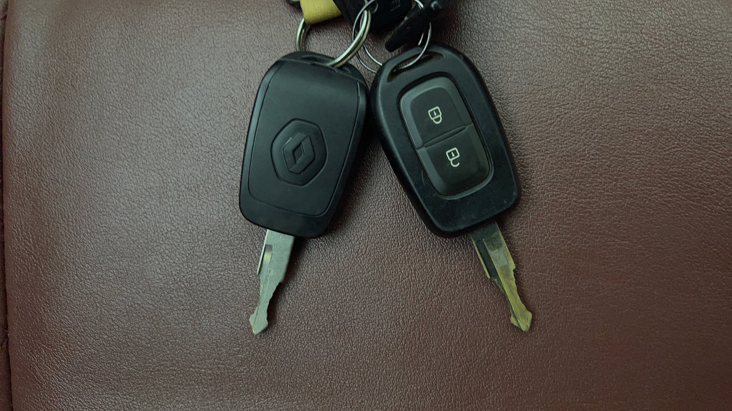 Used 2018 Renault Kwid RXL Petrol Manual extra CAR KEY VIEW