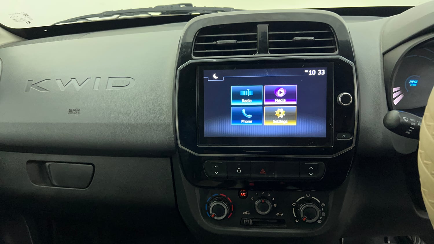Used 2020 Renault Kwid RXT 1.0 Opt Petrol Manual interior MUSIC SYSTEM & AC CONTROL VIEW