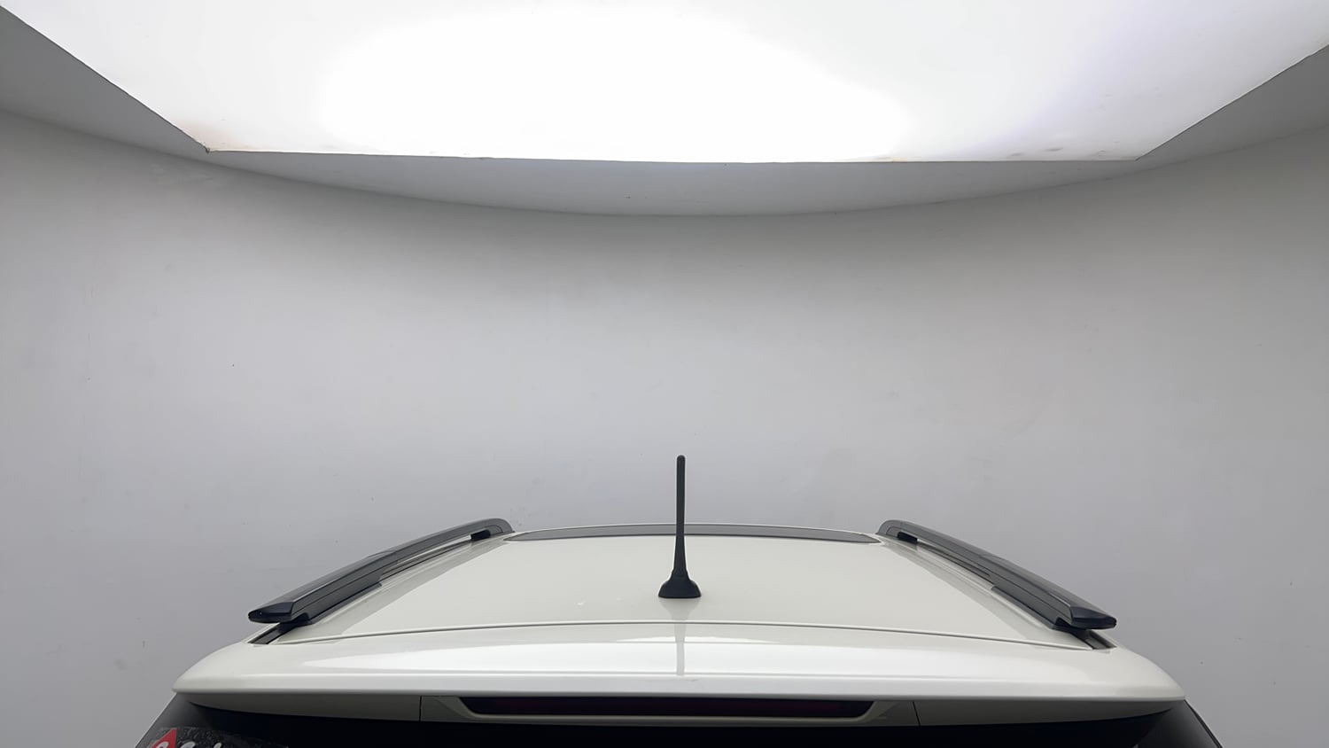 Used 2021 Mahindra XUV 300 1.5 W8 (O) Diesel Manual exterior EXTERIOR ROOF VIEW