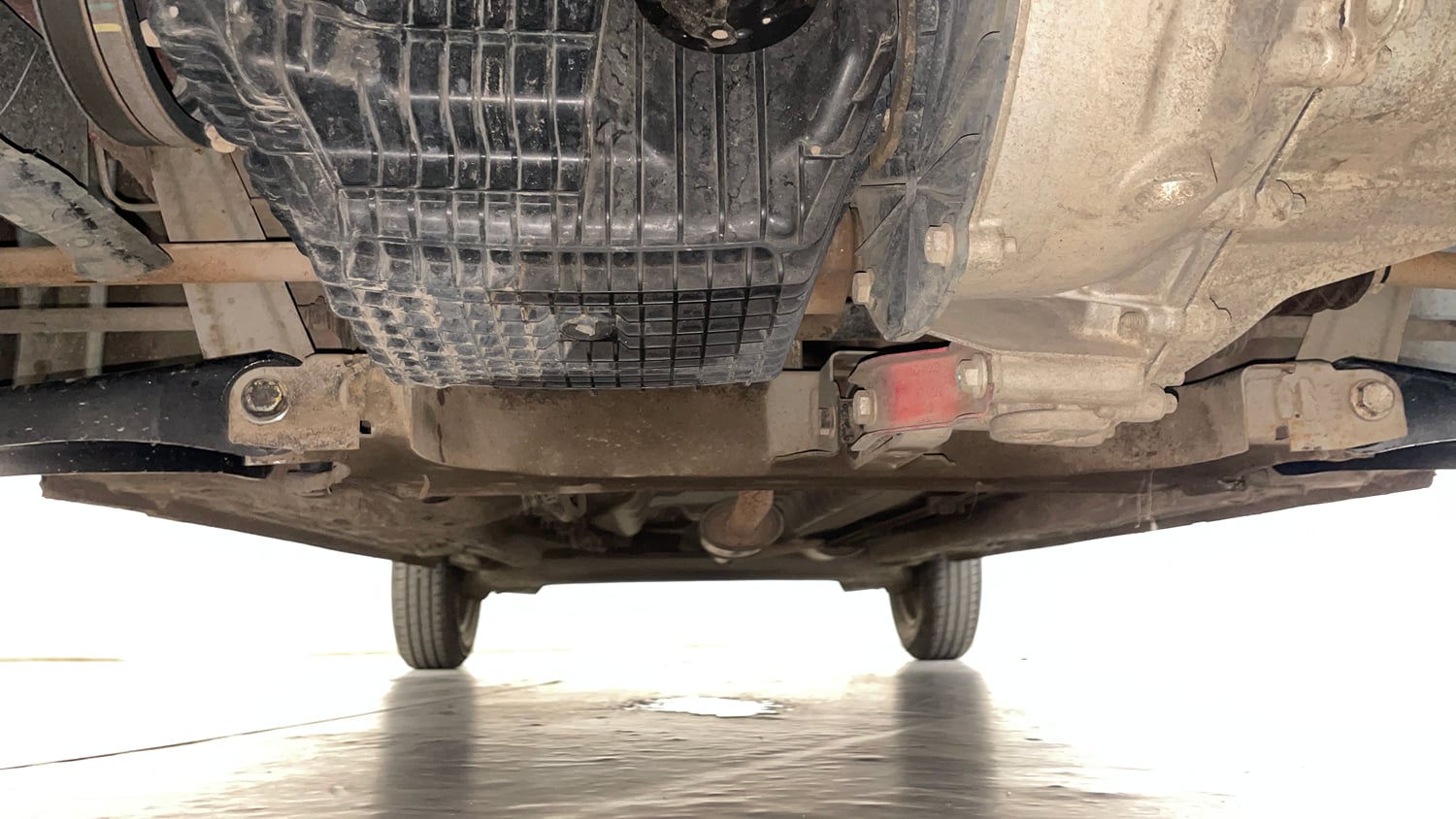 Used 2024 Renault Kwid RXL (O) 1.0 Petrol Manual extra FRONT LEFT UNDERBODY VIEW