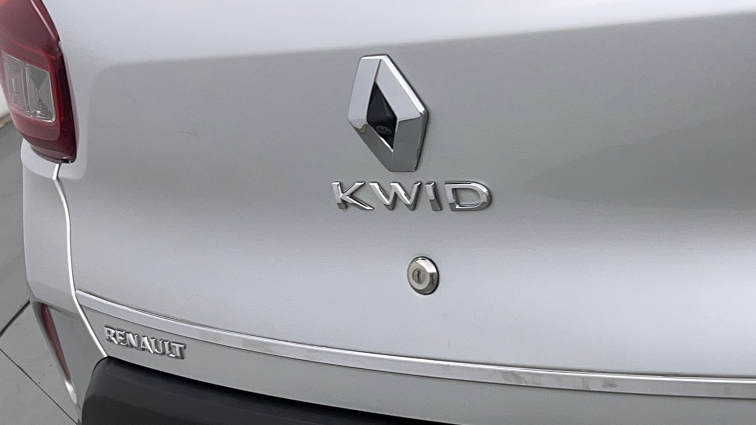Used 2022 Renault Kwid CLIMBER 1.0 AMT (O) Petrol Automatic dents MINOR SCRATCH