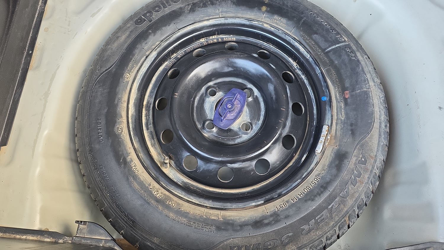 Used 2021 Maruti Suzuki Swift VXi Petrol Manual tyres SPARE TYRE VIEW