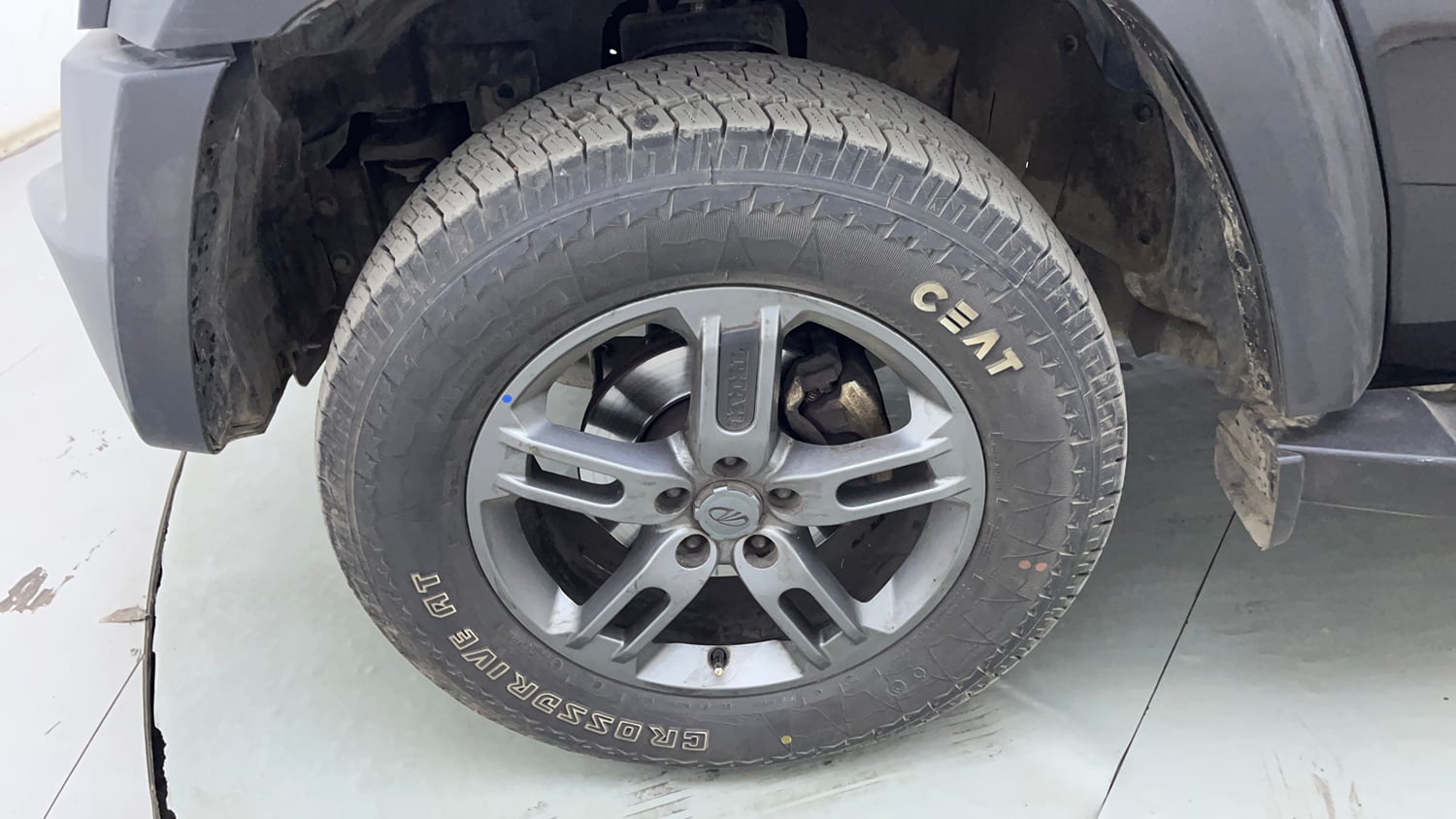 Used 2022 mahindra Thar LX Hard Top Petrol AT 4WD Petrol Automatic tyres LEFT FRONT TYRE RIM VIEW