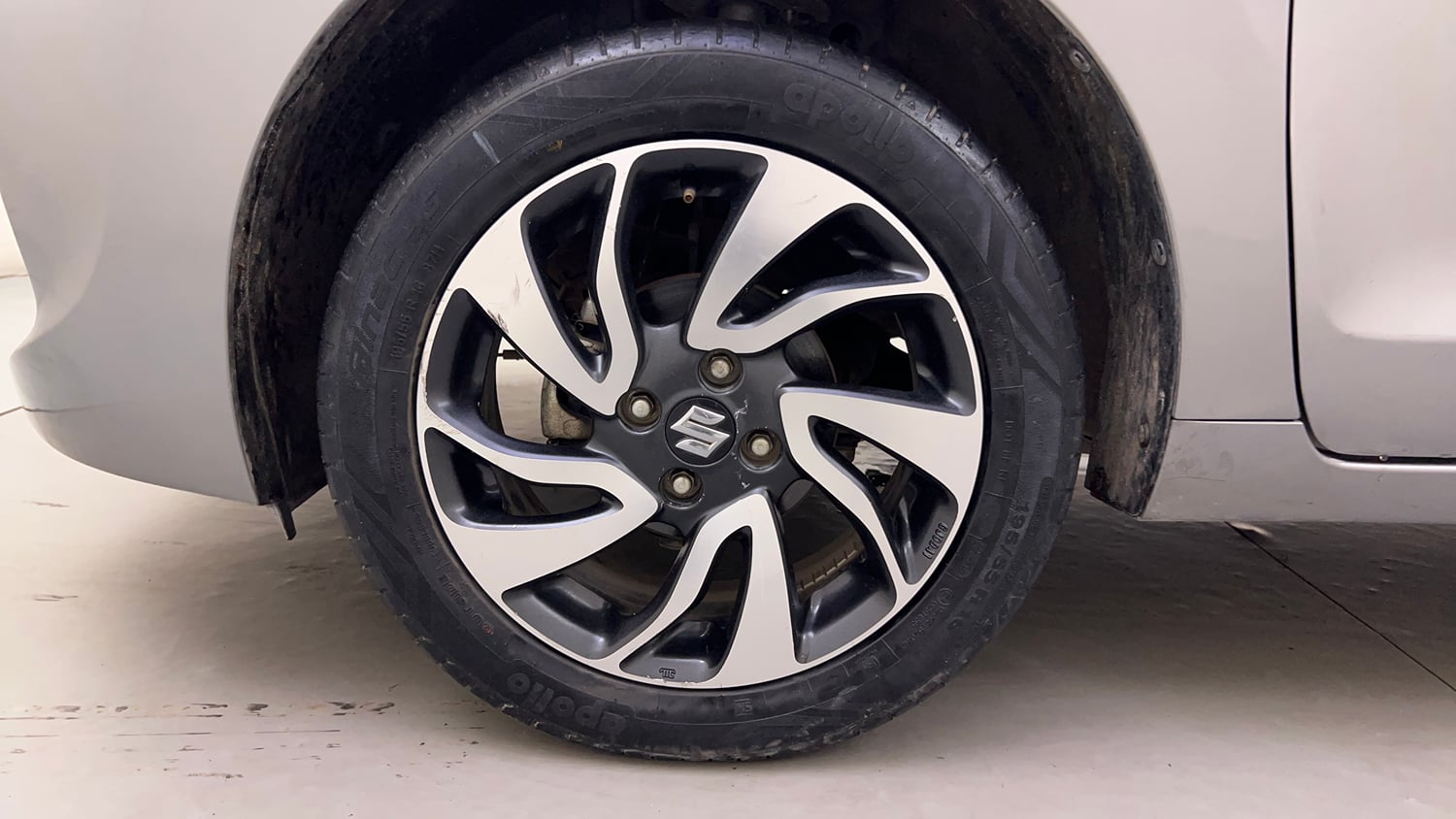 Used 2019 Maruti Suzuki Baleno Zeta Petrol Manual tyres LEFT FRONT TYRE RIM VIEW