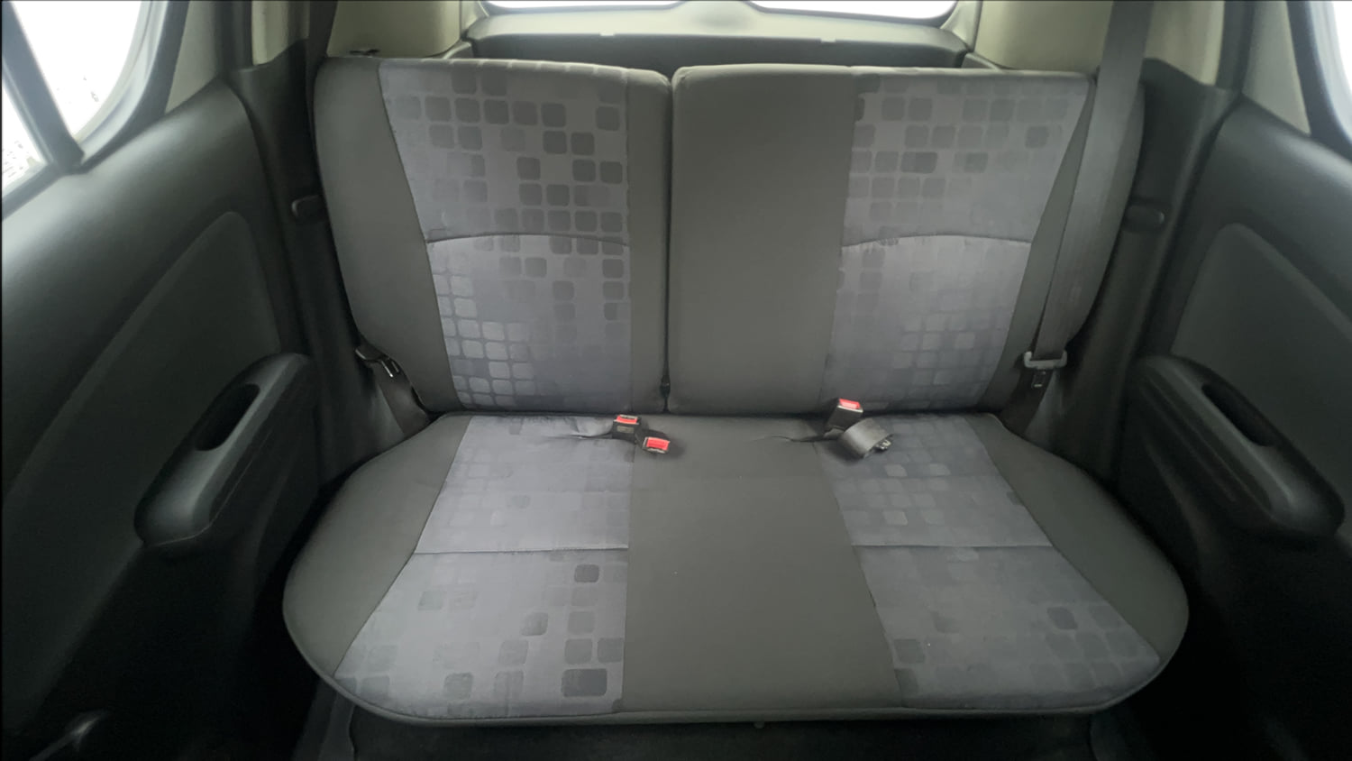 Used 2013 Maruti Suzuki Ritz Lxi BS-IV Petrol Manual interior REAR SEAT CONDITION VIEW