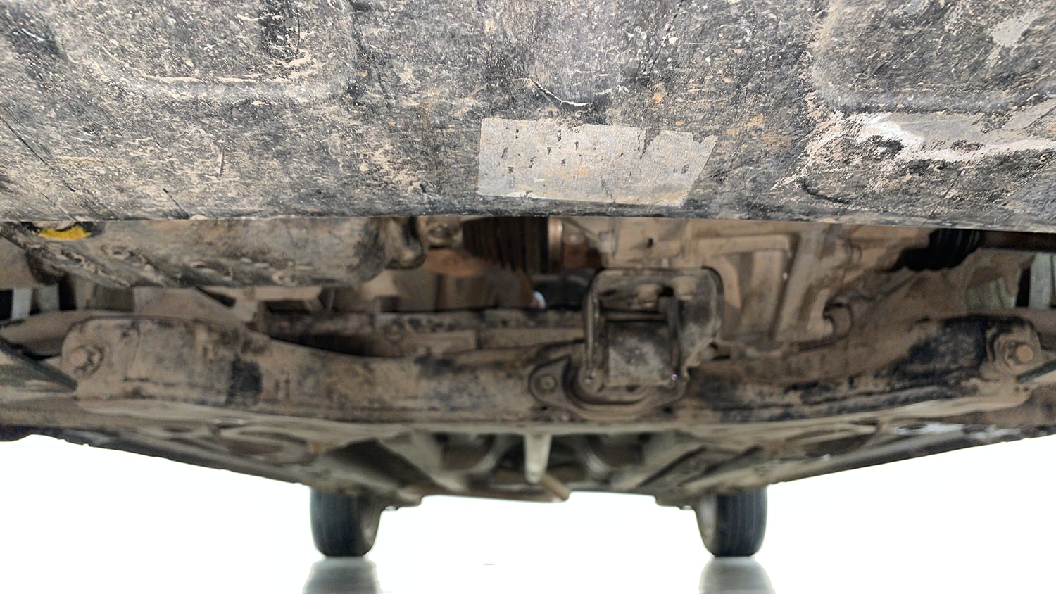 Used 2019 Hyundai Elite i20 Asta 1.2 Dual Tone Petrol Manual extra FRONT LEFT UNDERBODY VIEW