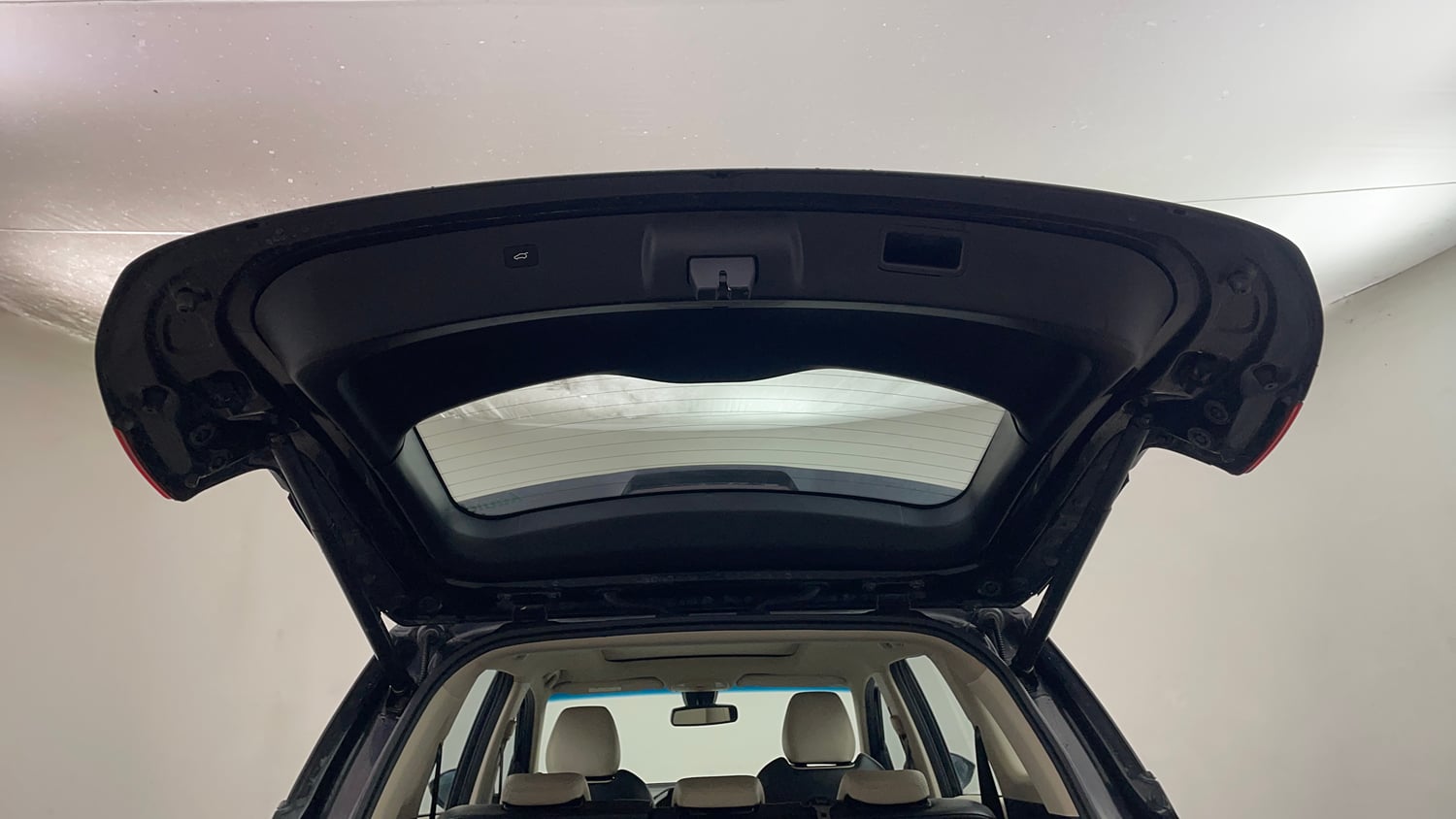 Used 2021 MG Motors Hector Sharp 1.5 Petrol CVT Petrol Automatic interior DICKY DOOR OPEN VIEW