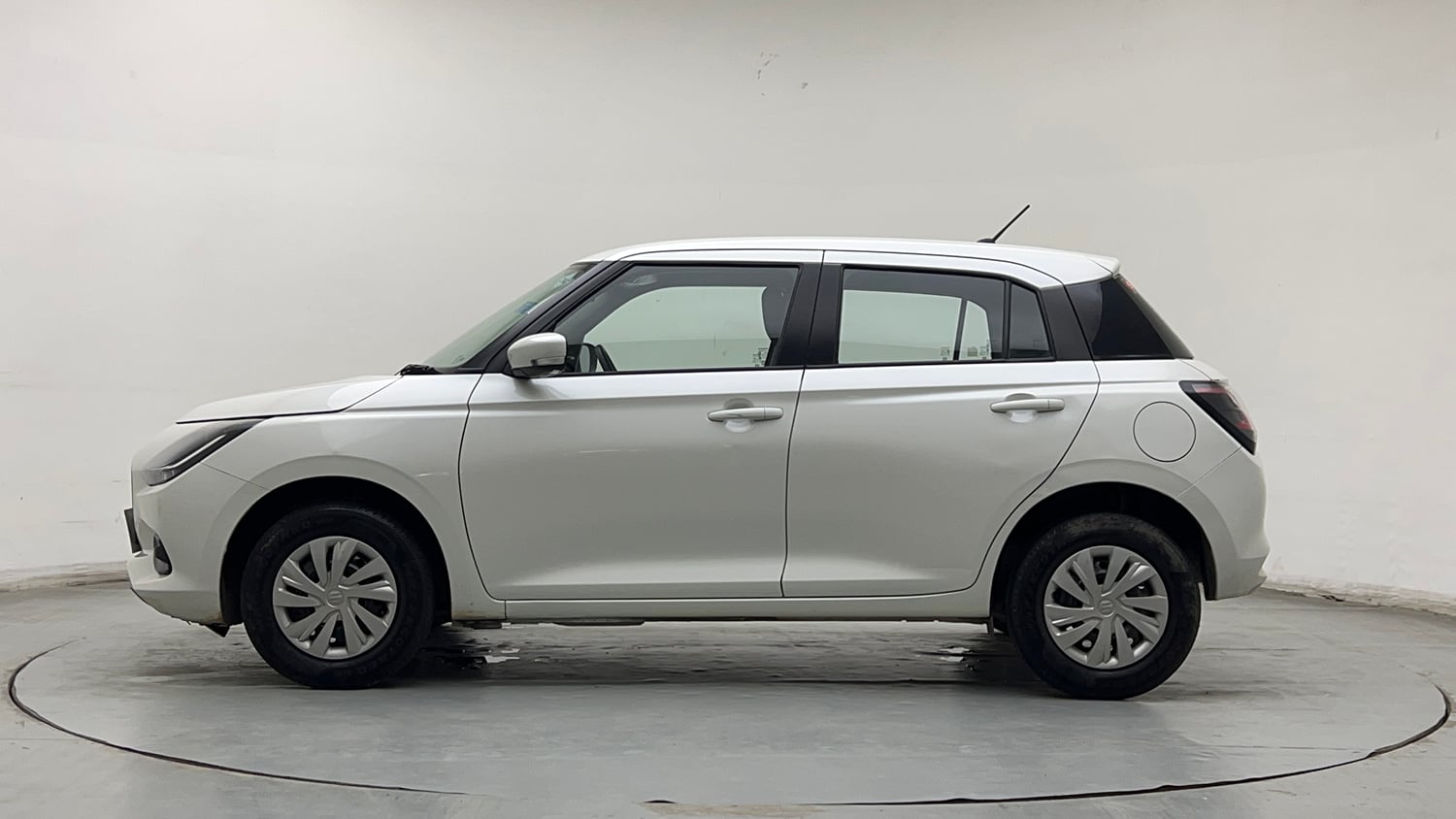 Used 2025 Maruti Suzuki Swift VXi CNG Cng Manual exterior LEFT SIDE VIEW