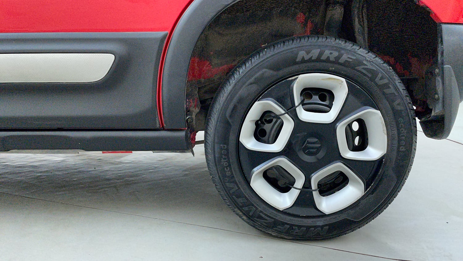 Used 2023 Maruti Suzuki S-Presso Vxi Plus Petrol Manual tyres LEFT REAR TYRE RIM VIEW