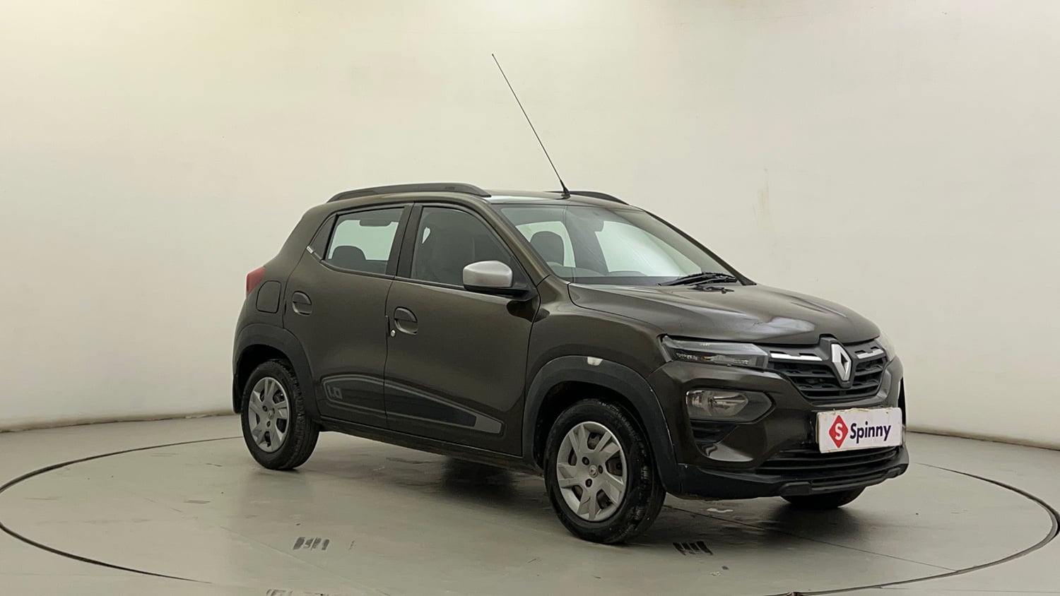 Used 2020 Renault Kwid RXT 1.0 Opt Petrol Manual exterior RIGHT FRONT CORNER VIEW