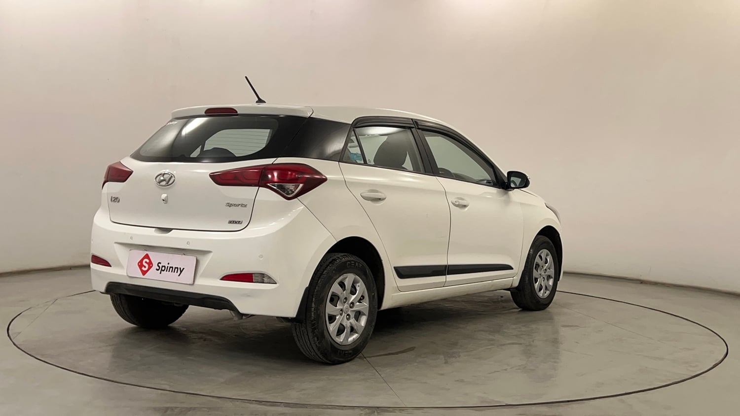 Used 2016 Hyundai Elite i20 Sportz 1.2 Petrol Manual exterior RIGHT REAR CORNER VIEW