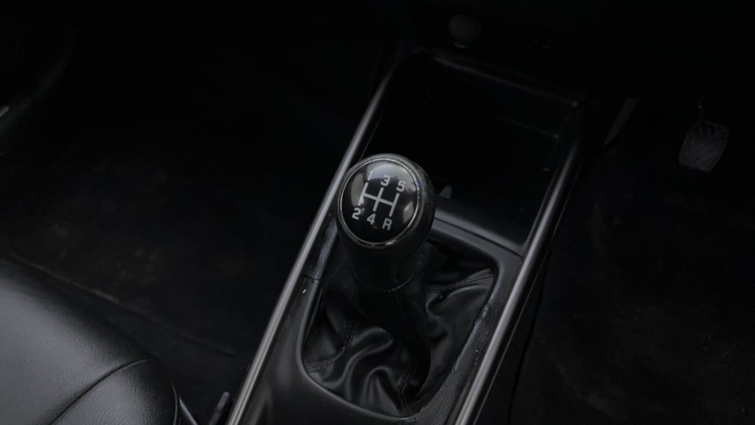 Used 2019 Maruti Suzuki Baleno Zeta Petrol Manual interior GEAR  KNOB VIEW