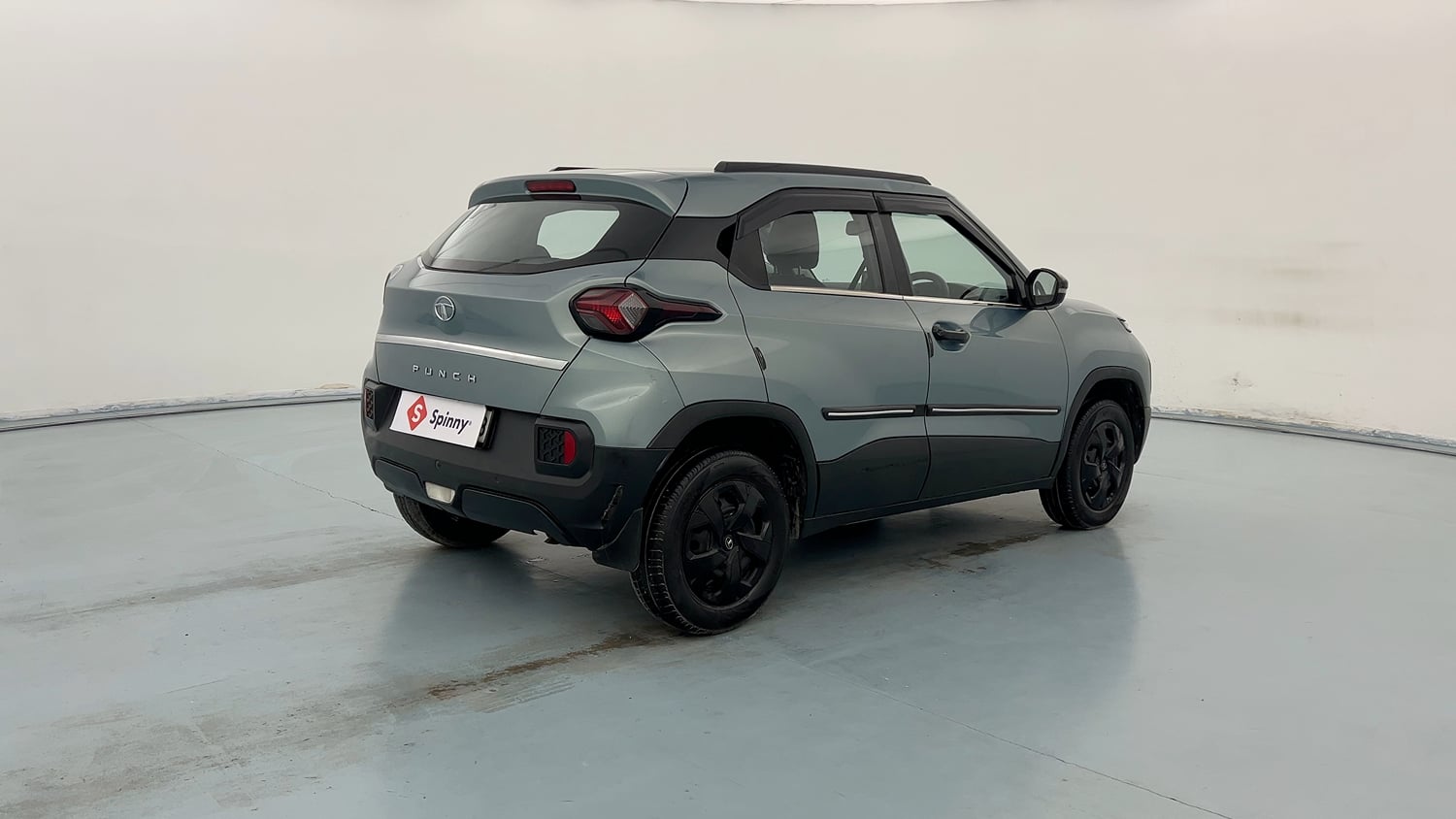 Used 2022 Tata Punch Adventure MT Petrol Manual exterior RIGHT REAR CORNER VIEW