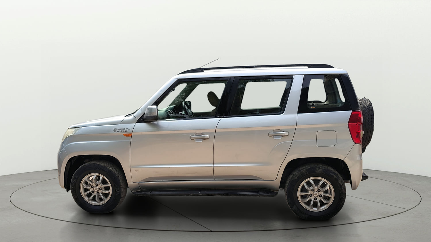 Used 2017 Mahindra TUV300 T8 mHAWK100 Diesel Manual exterior LEFT SIDE VIEW