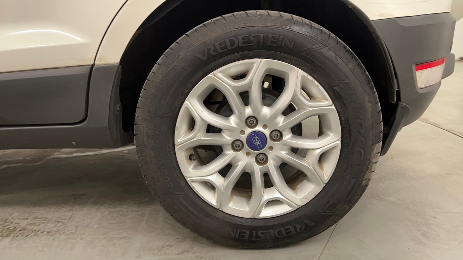Used 2014 Ford EcoSport Titanium 1.5 TDCi (Opt) Diesel Manual tyres LEFT REAR TYRE RIM VIEW