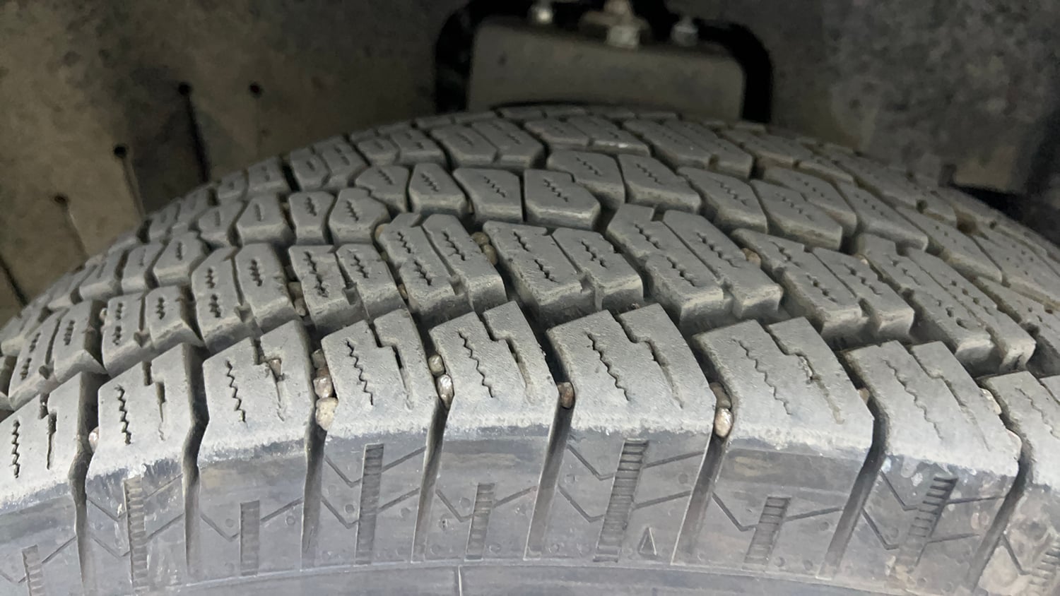 Used 2026 mahindra Thar LXT 1.5 Diesel MT 2WD Diesel Manual tyres RIGHT FRONT TYRE TREAD VIEW