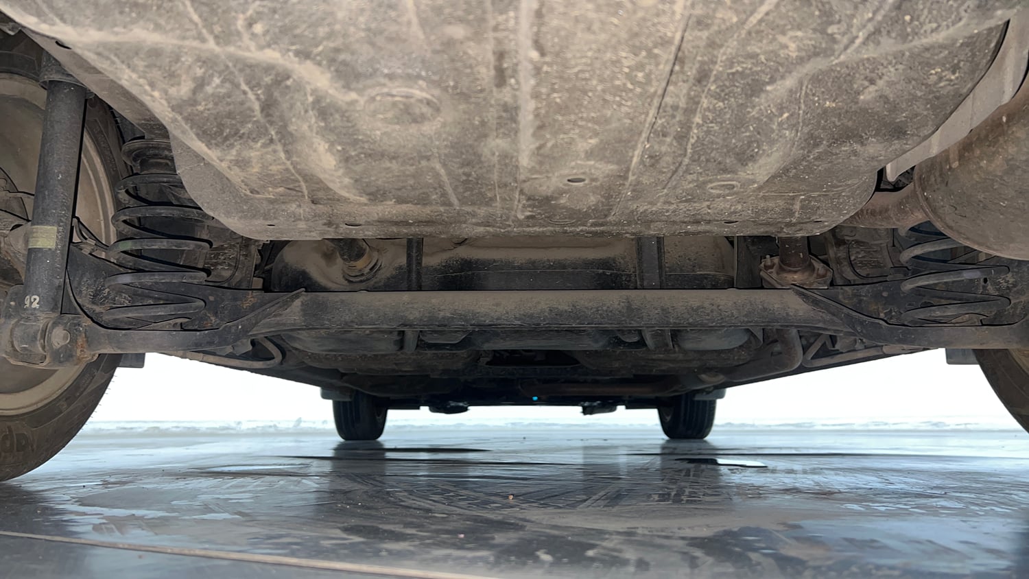 Used 2014 Honda City VX CVT Petrol Automatic extra REAR UNDERBODY VIEW (TAKEN FROM REAR)