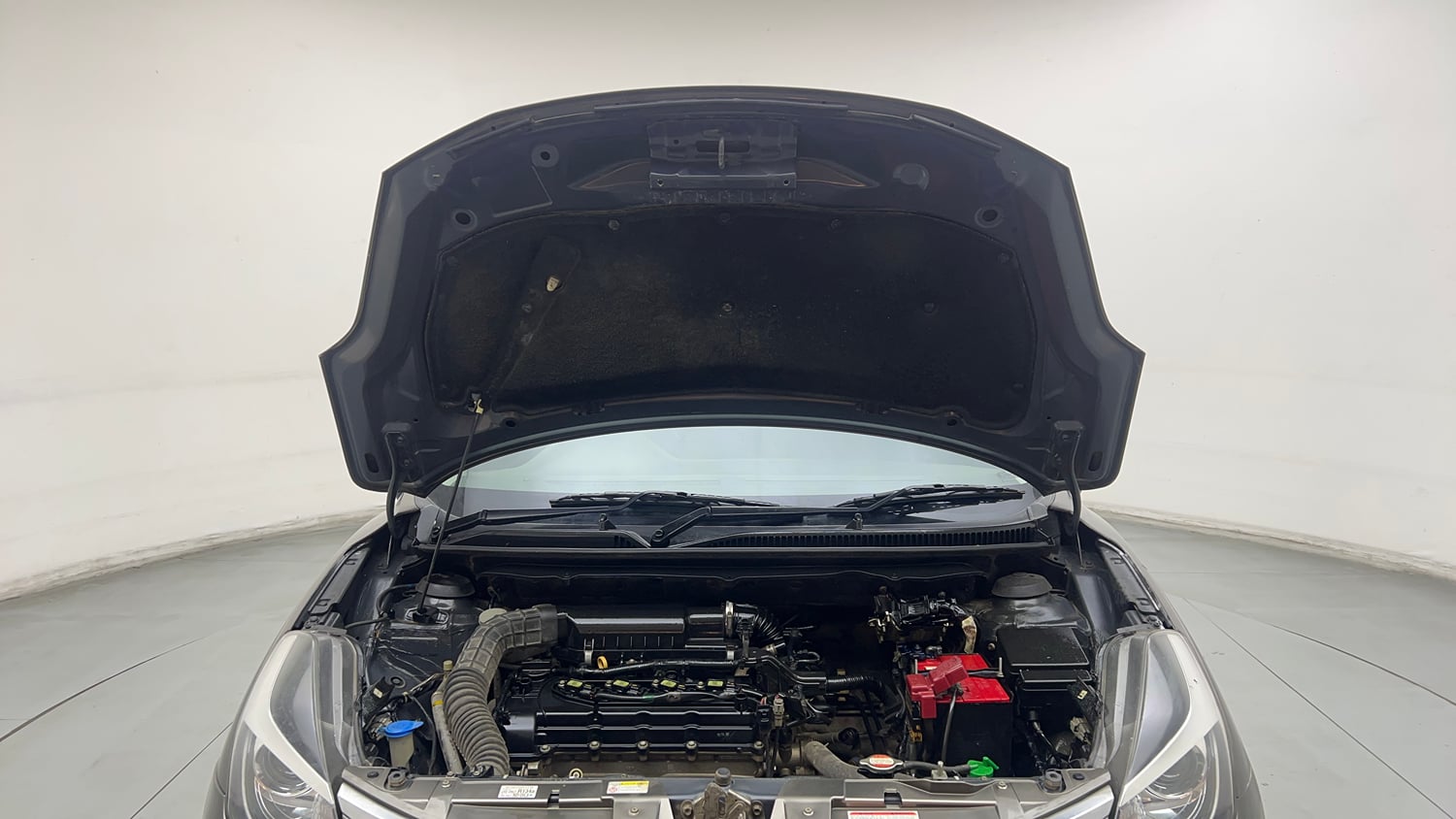 Used 2019 Maruti Suzuki Baleno Delta Petrol Manual engine ENGINE & BONNET OPEN FRONT VIEW