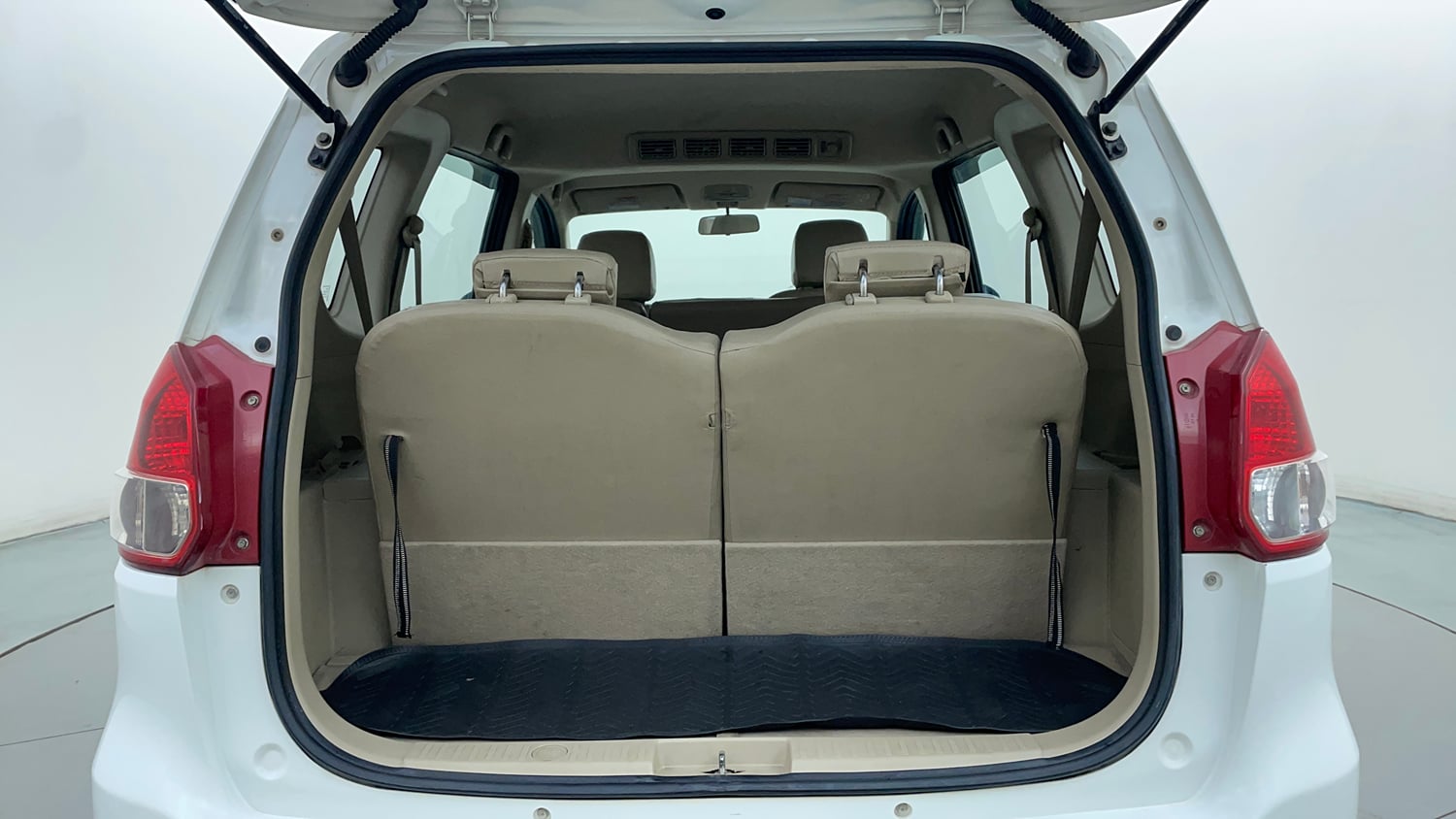 Used 2016 Maruti Suzuki Ertiga ZXI+ Petrol Manual interior DICKY INSIDE VIEW