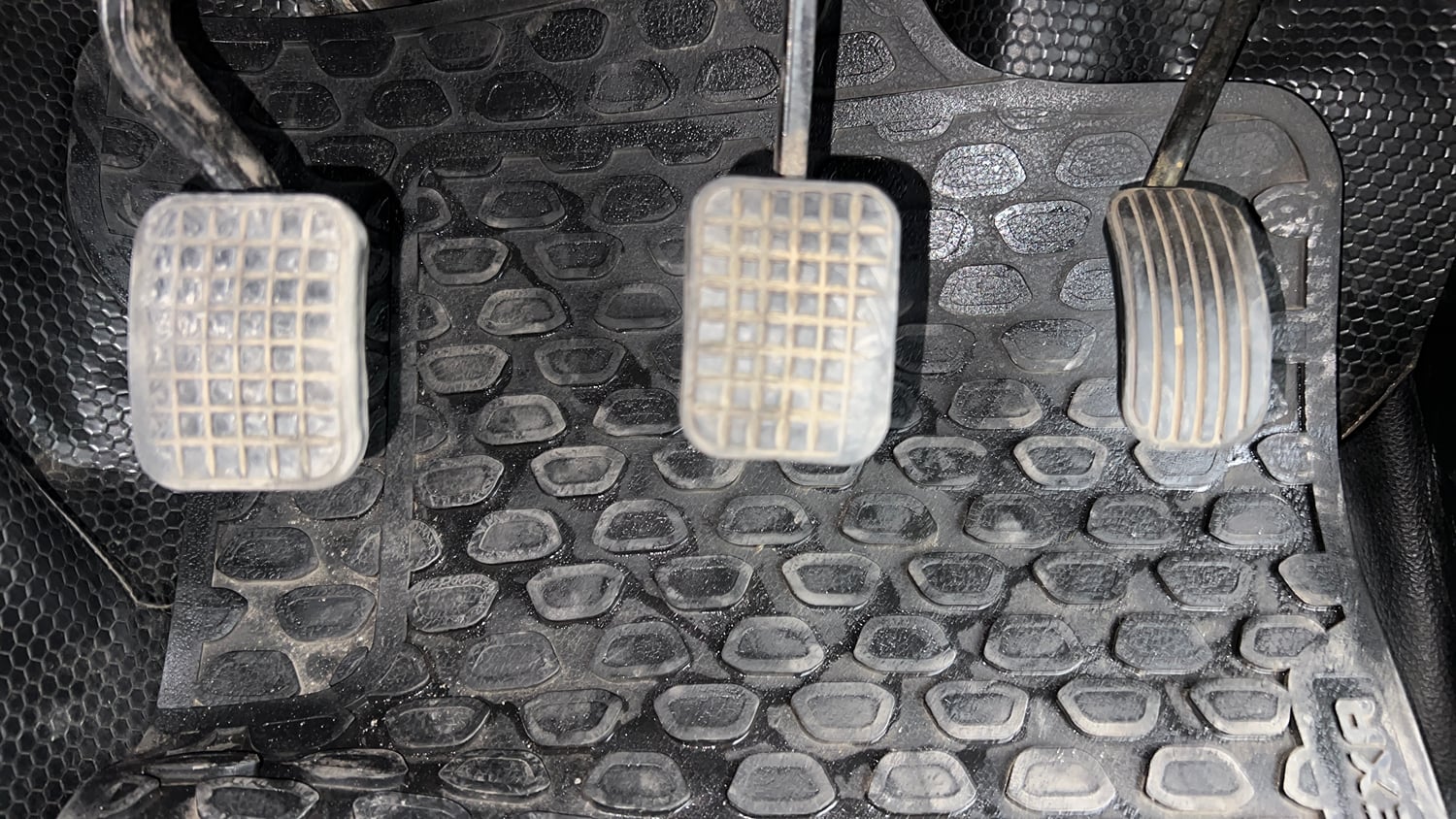 Used 2018 Tata Hexa XT 4x2 7 STR Diesel Manual interior PEDALS VIEW
