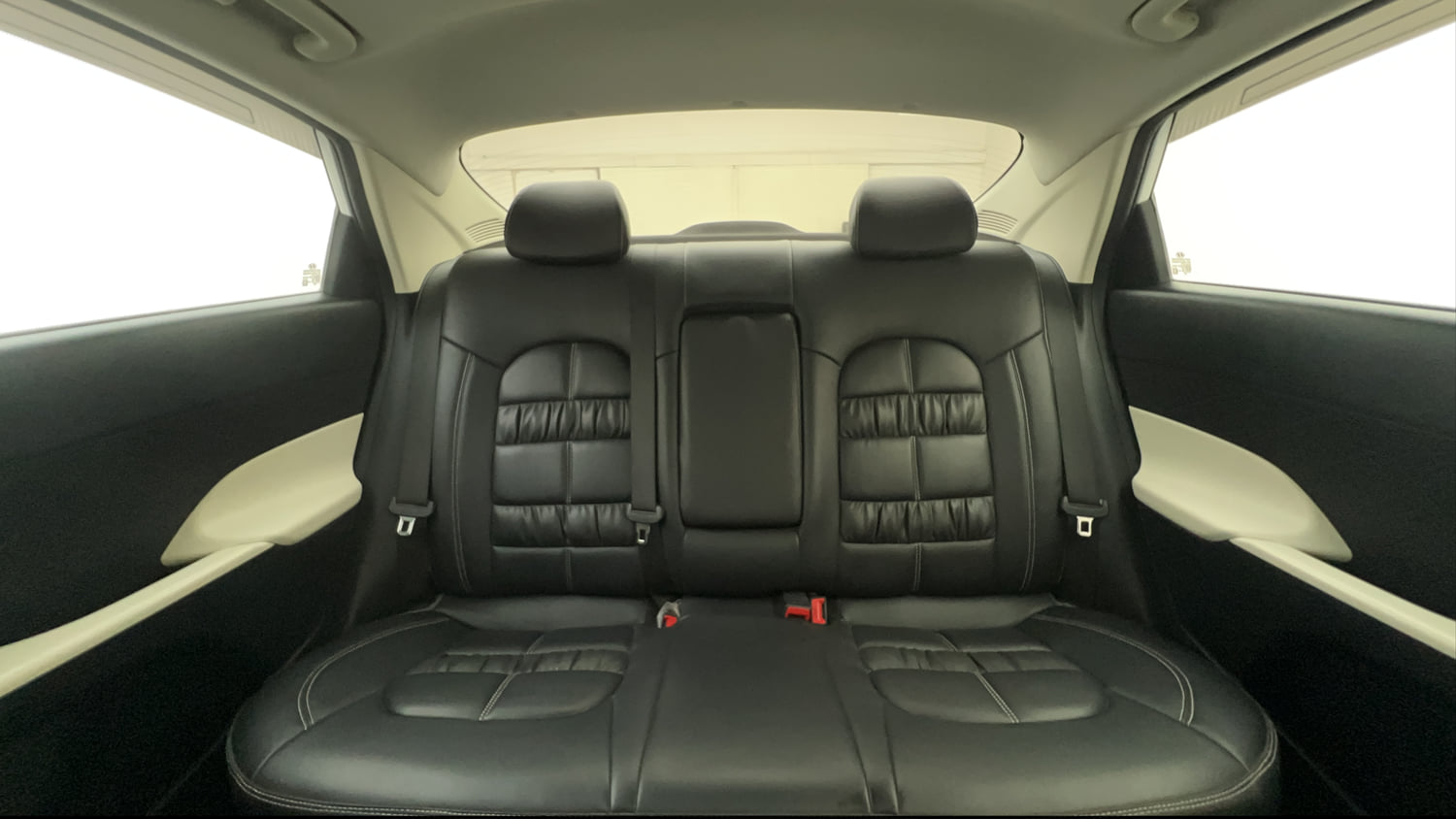 Used 2024 Hyundai Verna SX 1.5 Petrol MT Petrol Manual interior REAR SEAT CONDITION VIEW