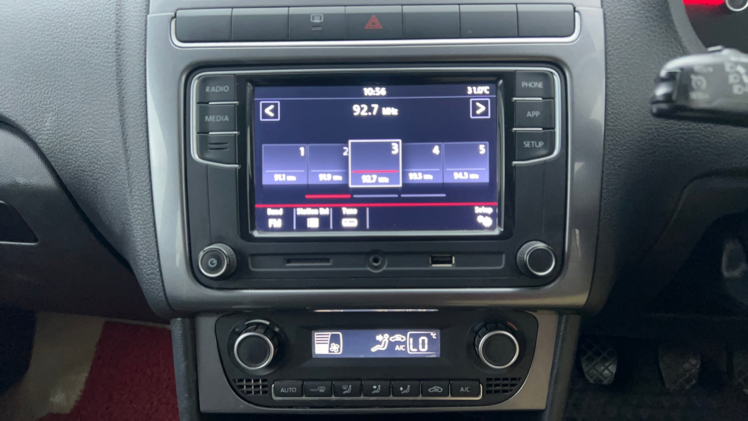 Used 2018 Volkswagen Polo Highline Plus 1.5 (D) 16 Alloy Diesel Manual interior MUSIC SYSTEM & AC CONTROL VIEW