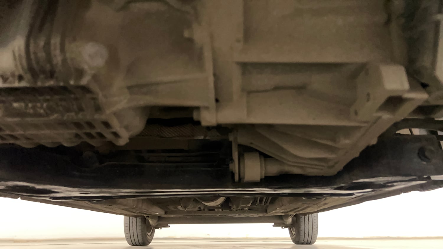 Used 2014 Ford Figo Duratec Petrol Titanium 1.2 Petrol Manual extra FRONT LEFT UNDERBODY VIEW